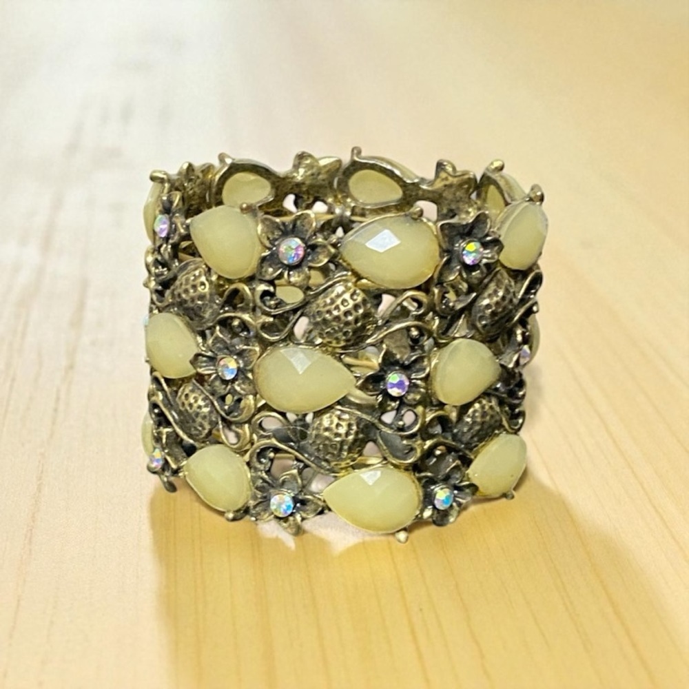 Vintage Gold and Cream Women's Bracelet - Picture 2 of 5